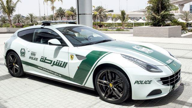Dubai-Police-Ferrari-FF